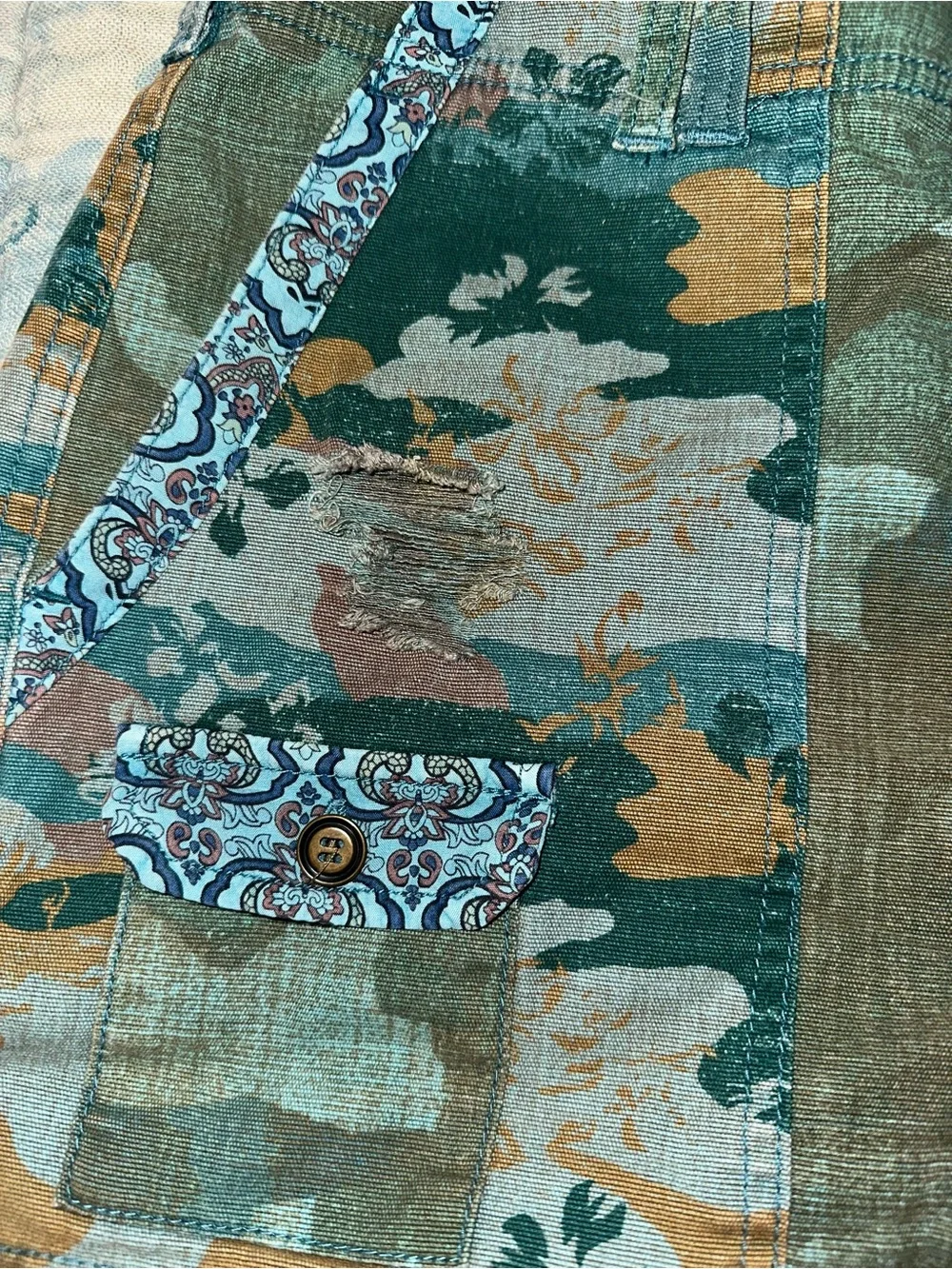 Anthropologie PILCRO Wanderer Camo Distressed shorts - Picture 8 of 9